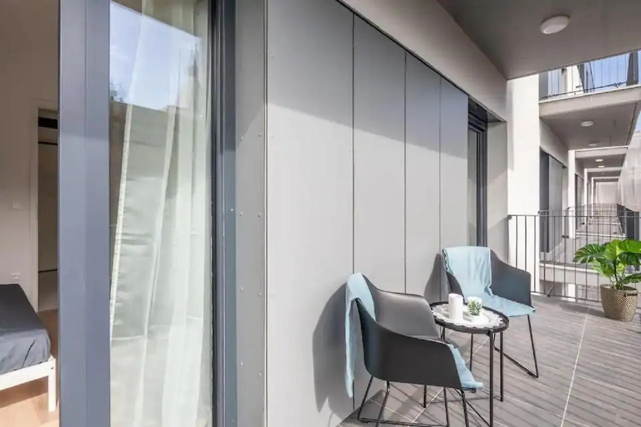 Brand New Modern Apartment-2 Rooms-Balcony-Garage Budapest Hongrie