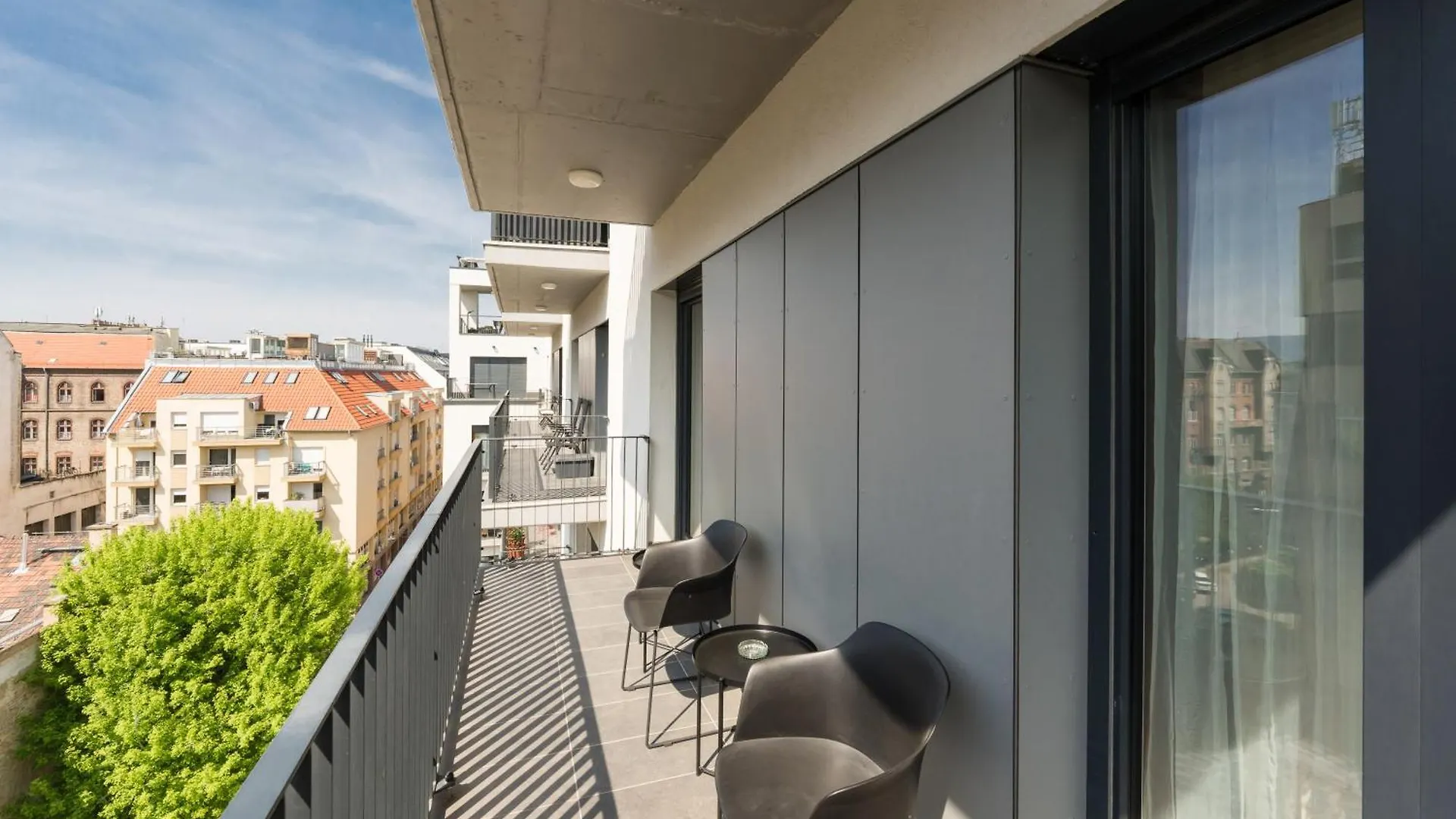 Brand New Modern Apartment-2 Rooms-Balcony-Garage Budapest Appartement