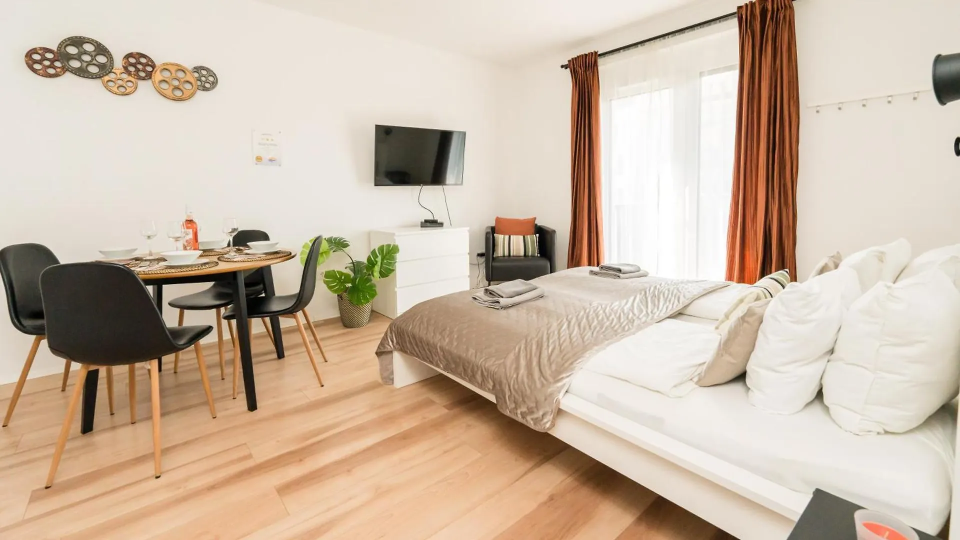 Brand New Modern Apartment-2 Rooms-Balcony-Garage Budapest