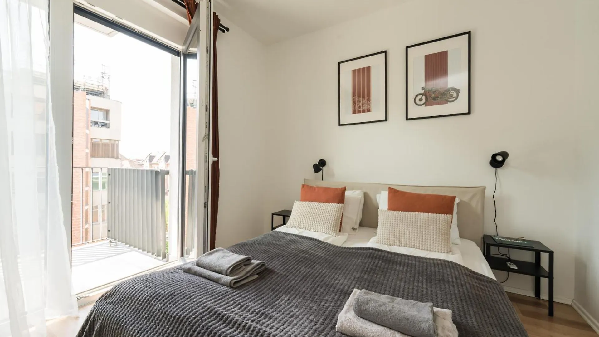 Brand New Modern Apartment-2 Rooms-Balcony-Garage Budapest Hongrie
