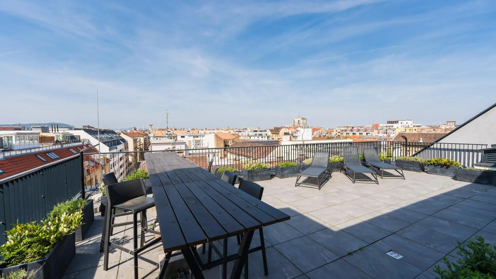 Brand New Modern Apartment-2 Rooms-Balcony-Garage Budapest