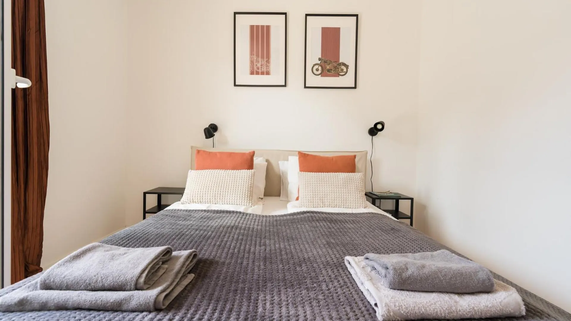 Brand New Modern Apartment-2 Rooms-Balcony-Garage Budapest Hongrie